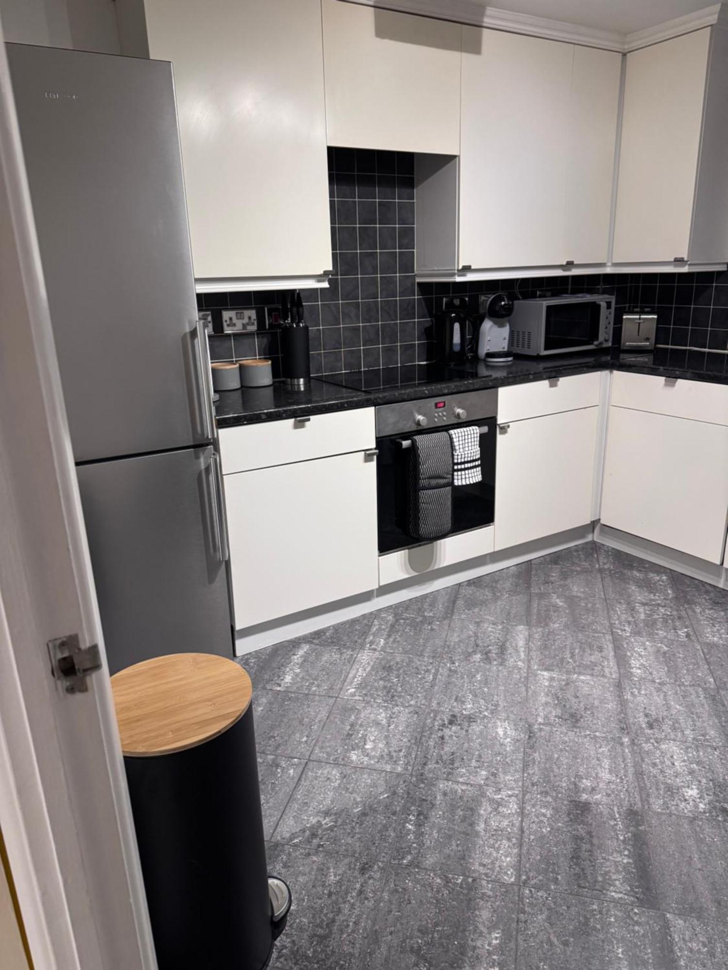 Hogwarts Apartment Abbots Langley Buitenkant foto